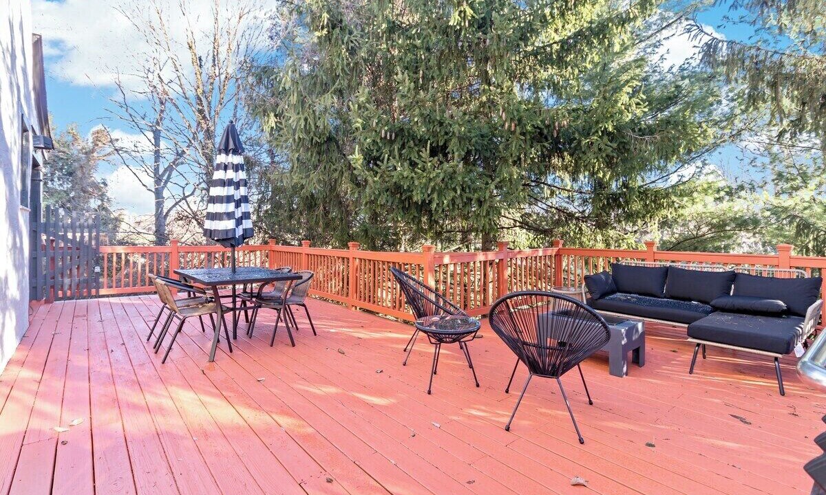 Photo of Outdoor in Oakley