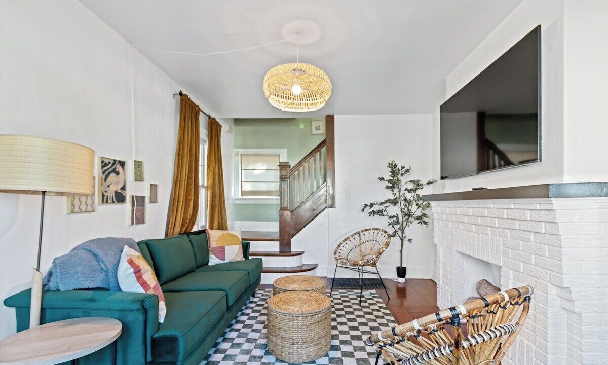 Photo of Livingroom in Oakley