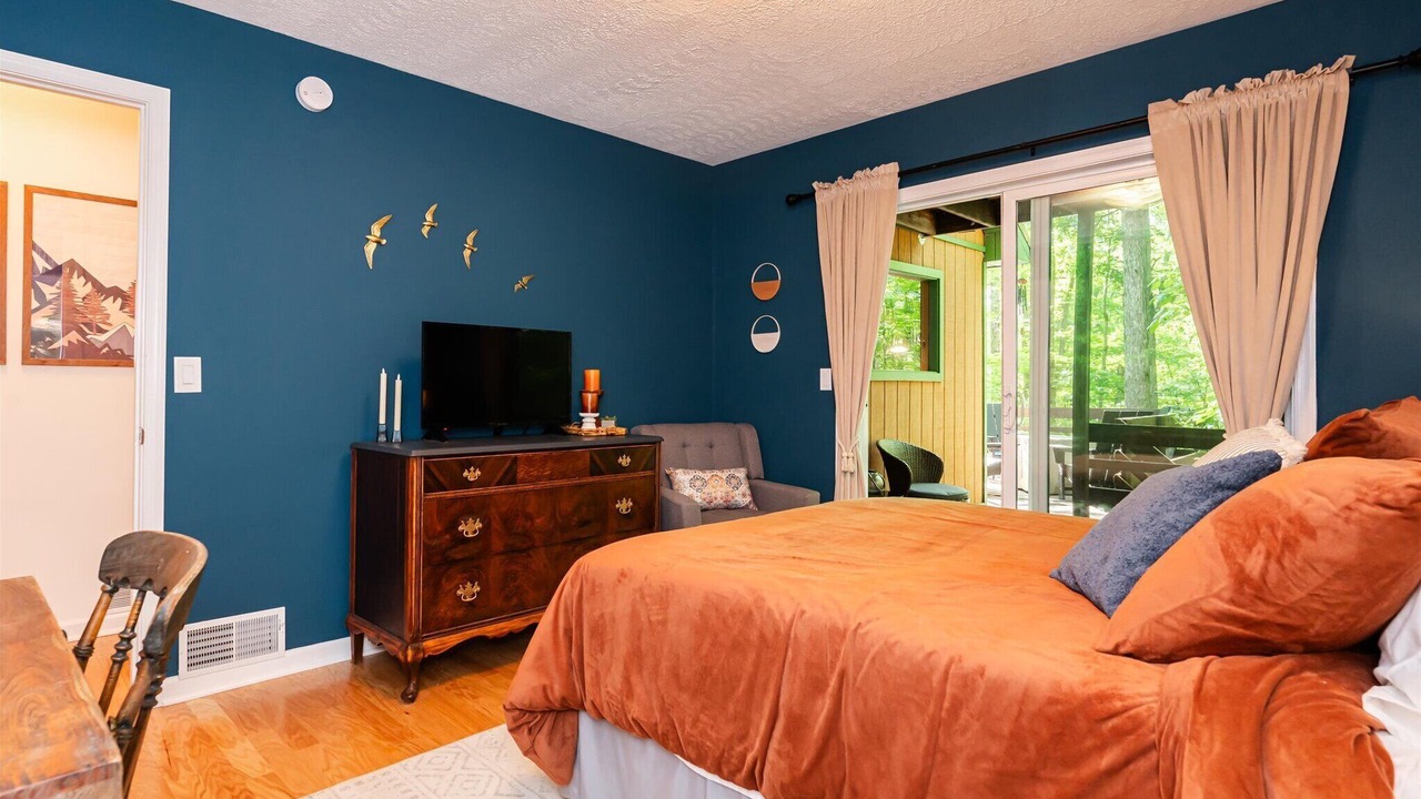 Photo of Bedroom in Berkeley Springs