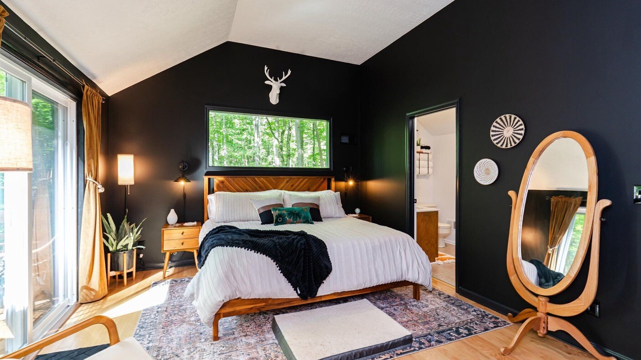 Photo of Bedroom in Berkeley Springs
