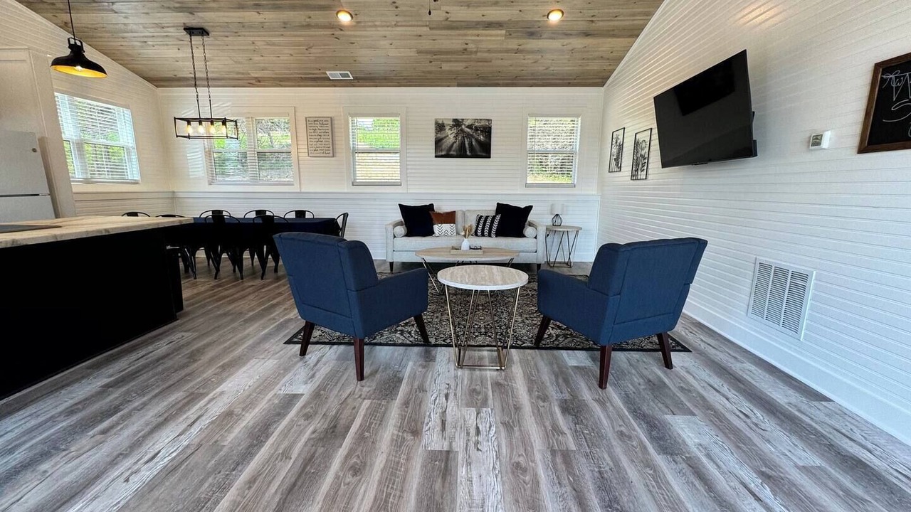 Photo of Livingroom in Jonesville