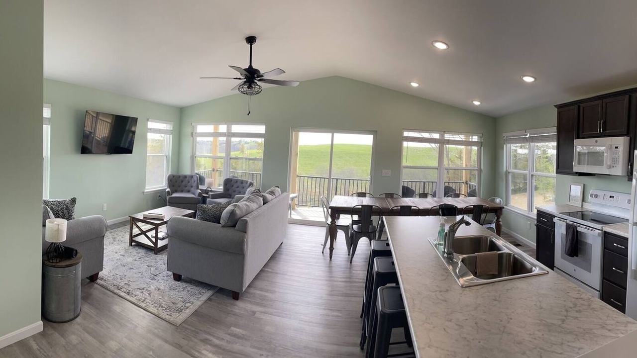 Photo of Livingroom in Jonesville