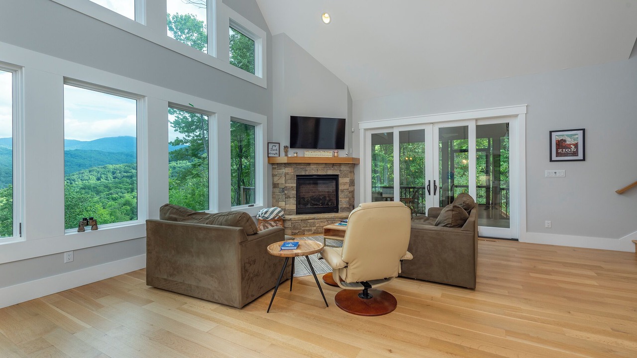 Photo of Livingroom in Swannanoa