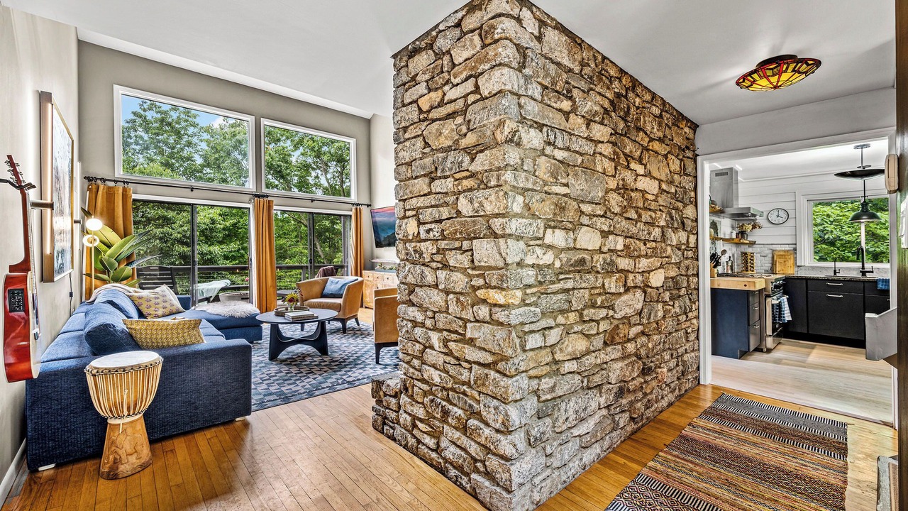 Photo of Livingroom in Black Mountain