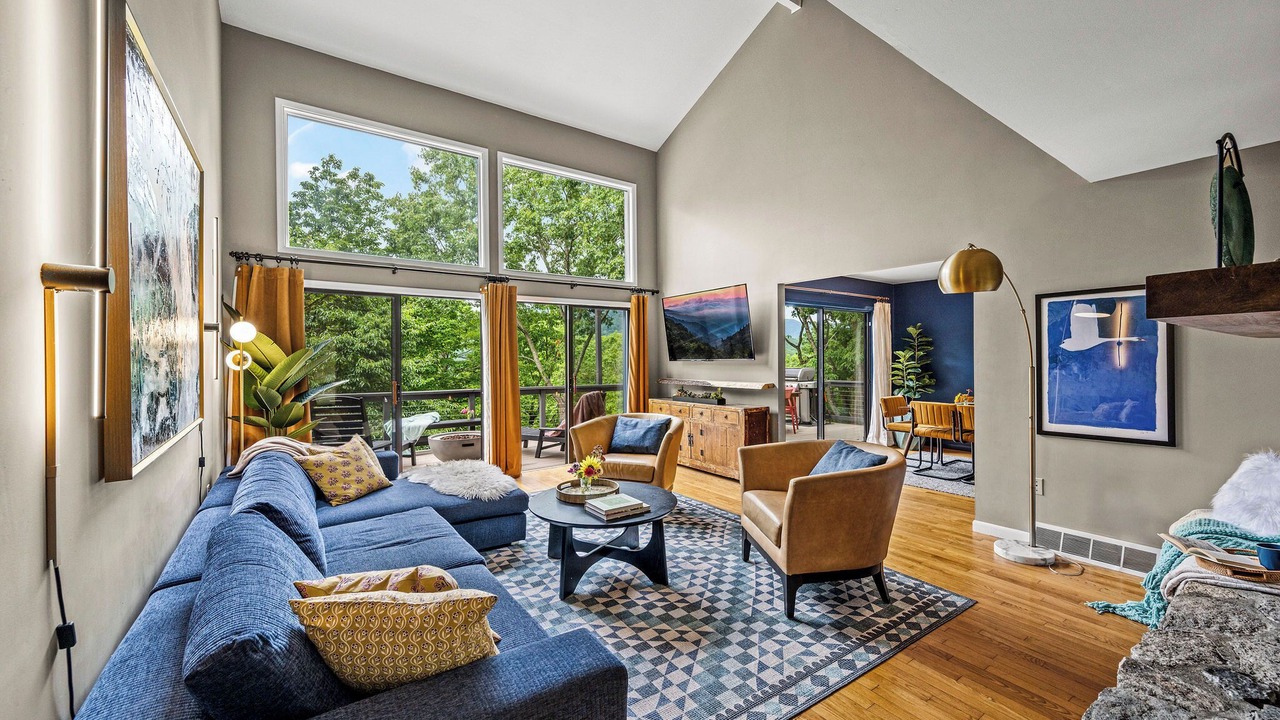 Photo of Livingroom in Black Mountain