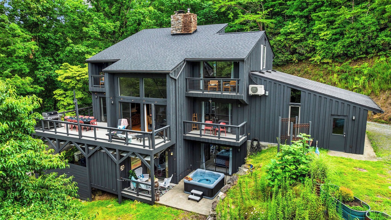 Photo of Outdoor in Black Mountain