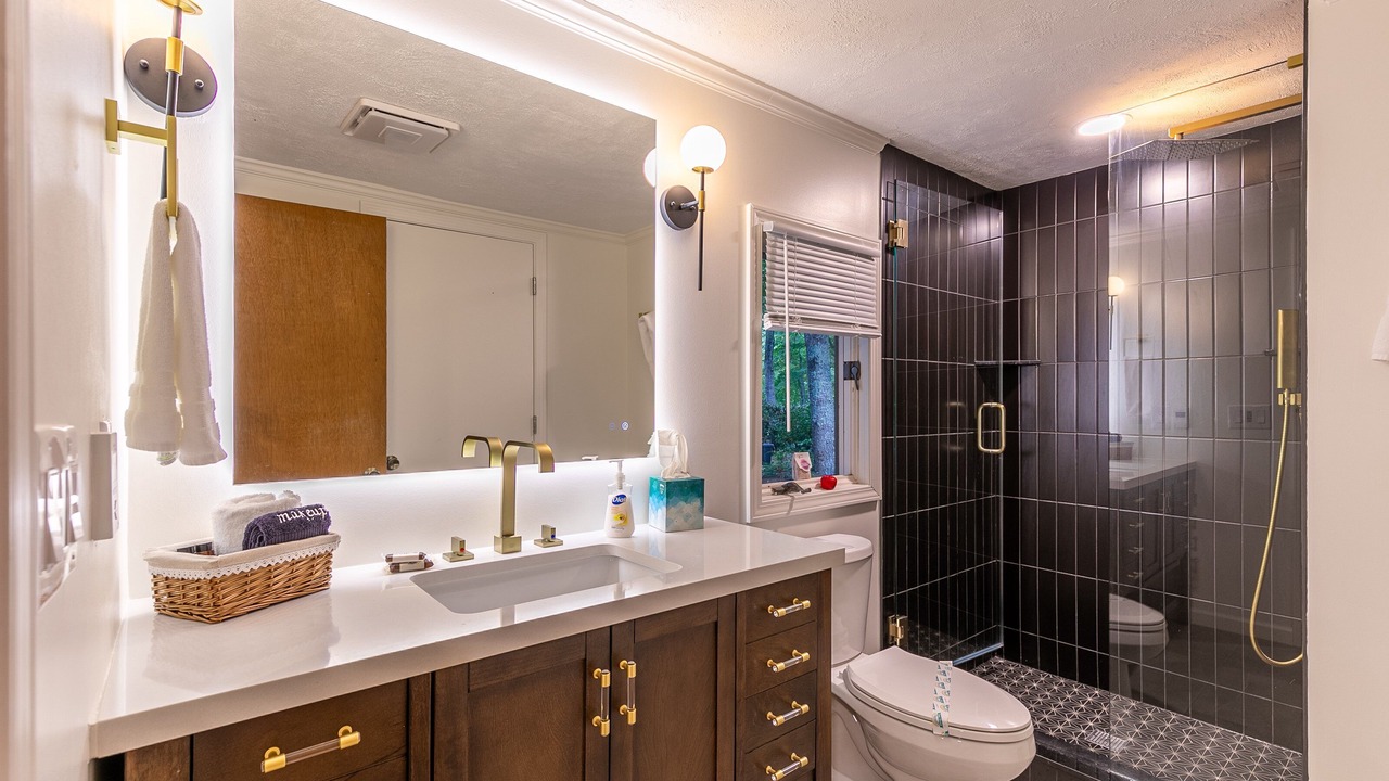Photo of Bathroom in Newland