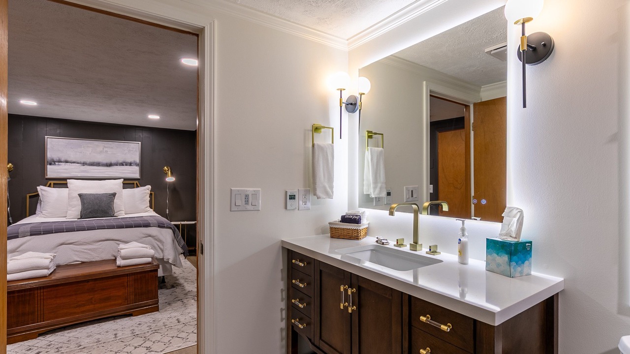 Photo of Bathroom in Newland