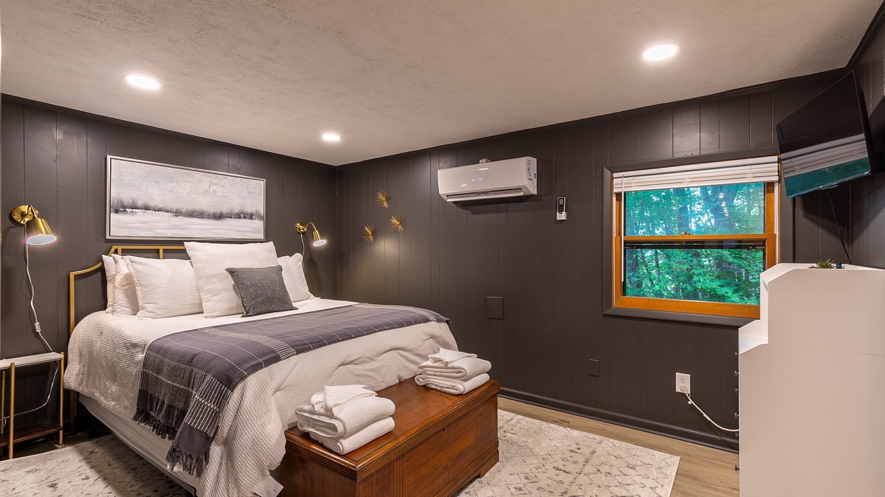 Photo of Bedroom in Newland