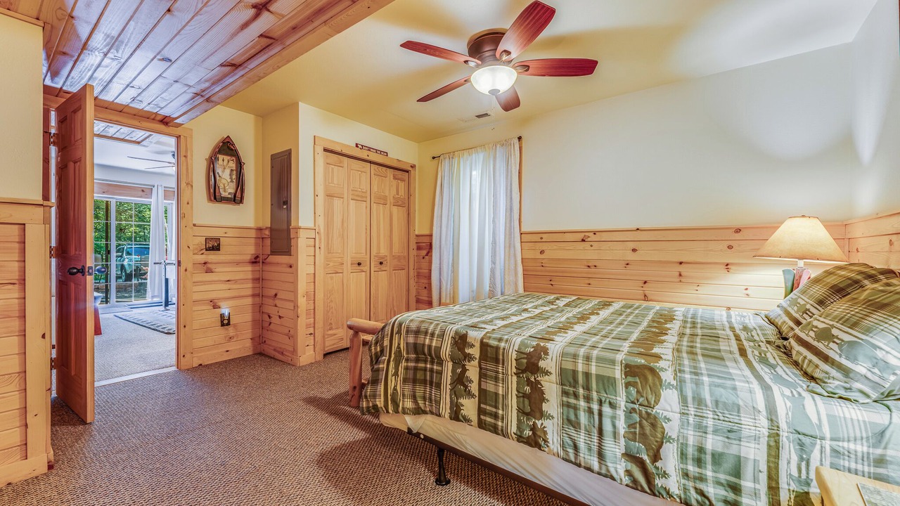 Photo of Bedroom in Thayerville