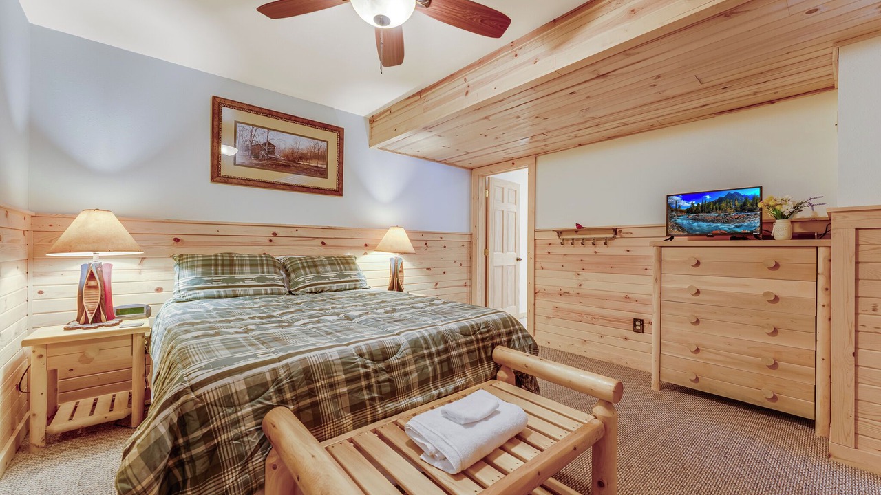 Photo of Bedroom in Thayerville