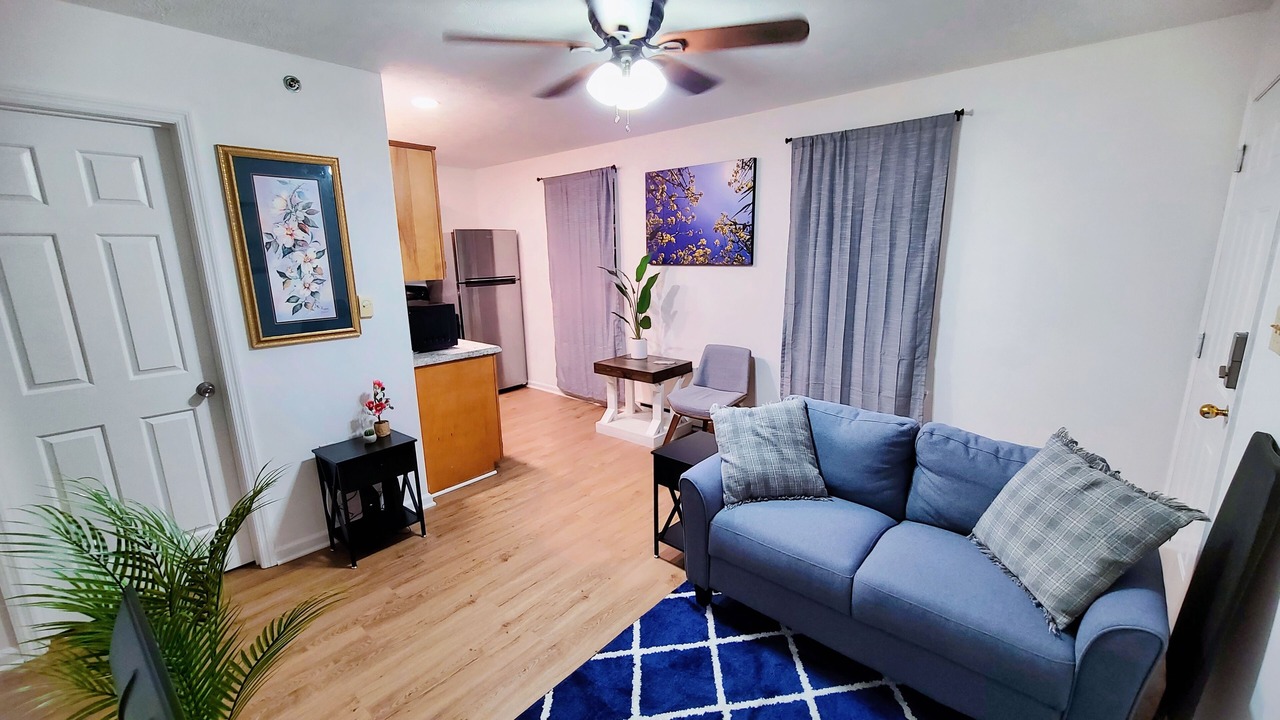 Photo of Livingroom in Downtown