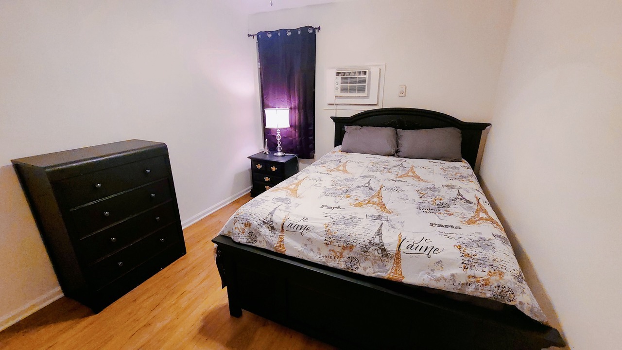 Photo of Bedroom in Downtown