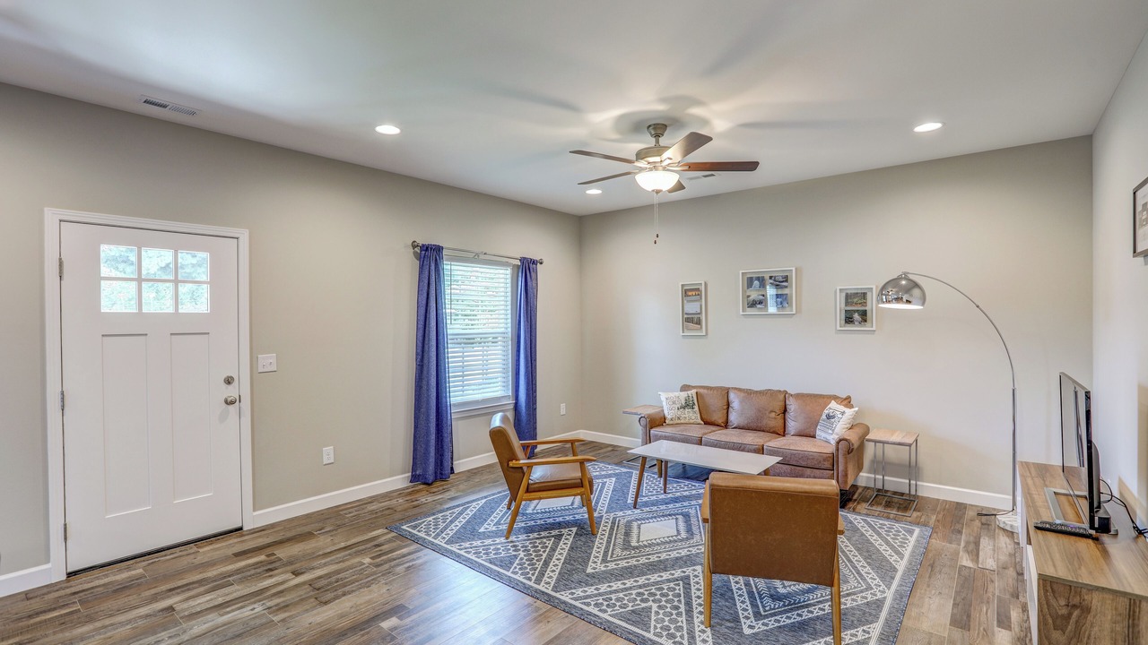 Photo of Livingroom in Johnson City