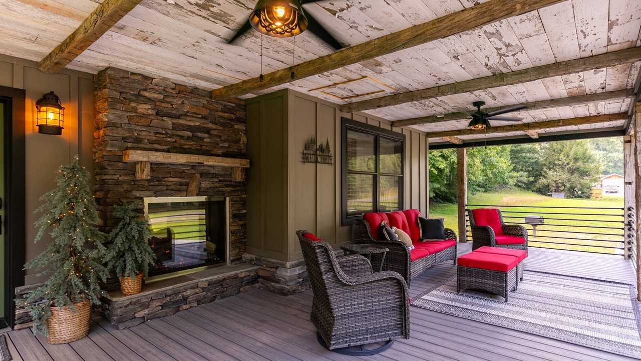 Photo of Patio Balcony in Linville