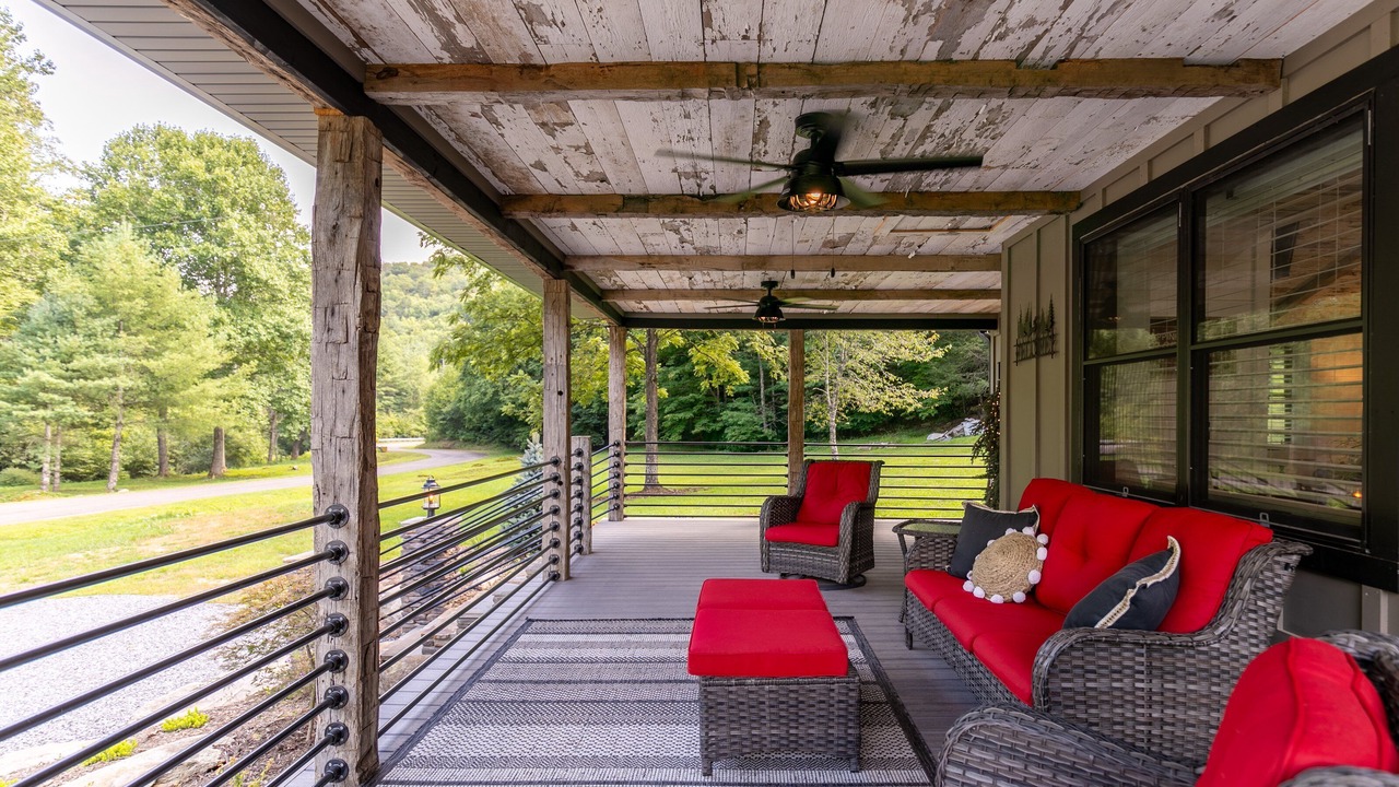 Photo of Patio Balcony in Linville