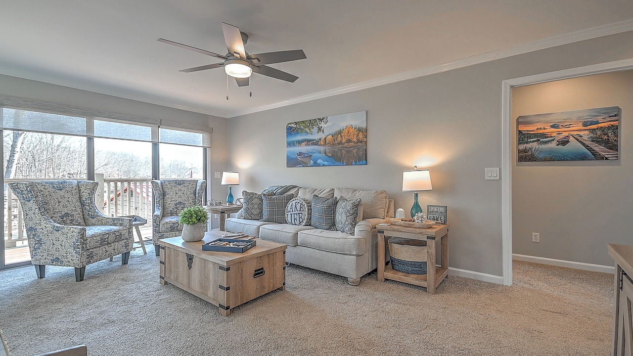 Photo of Livingroom in Oak Grove