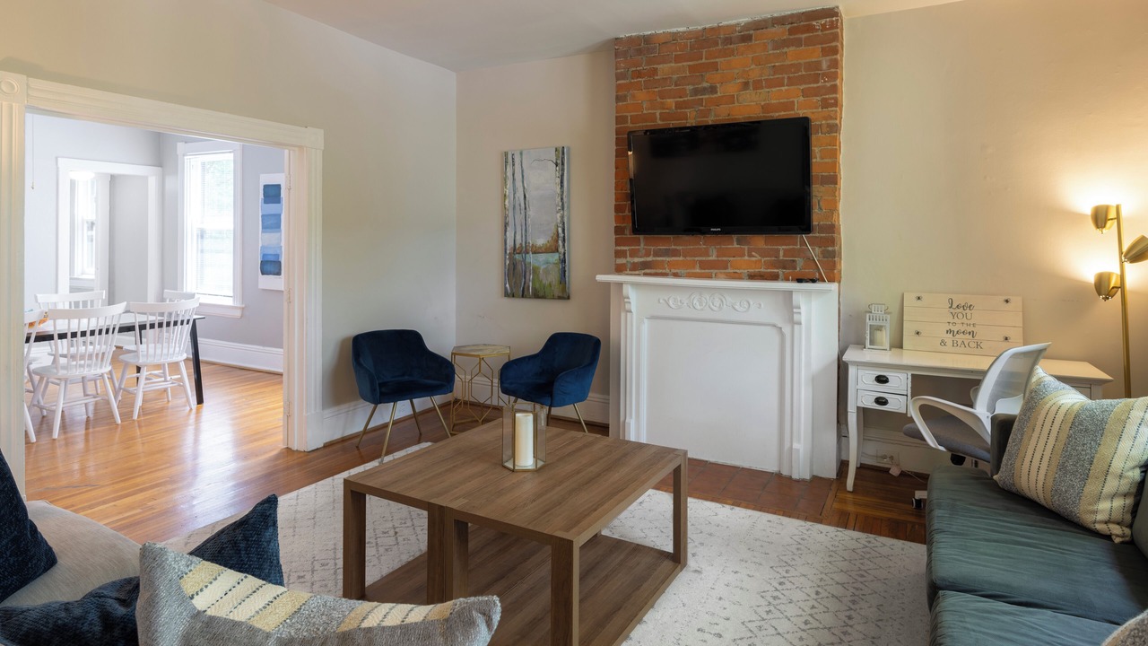 Photo of Livingroom in East Walnut HIlls
