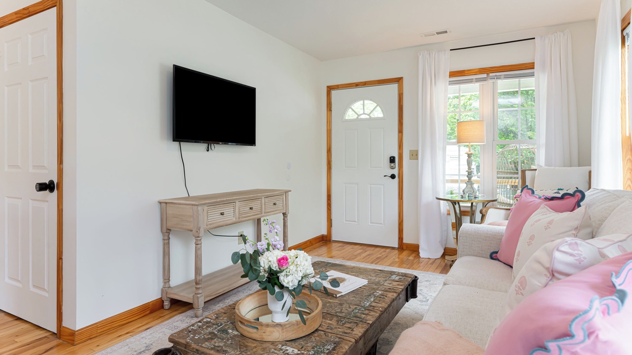 Photo of Livingroom in Woodfin