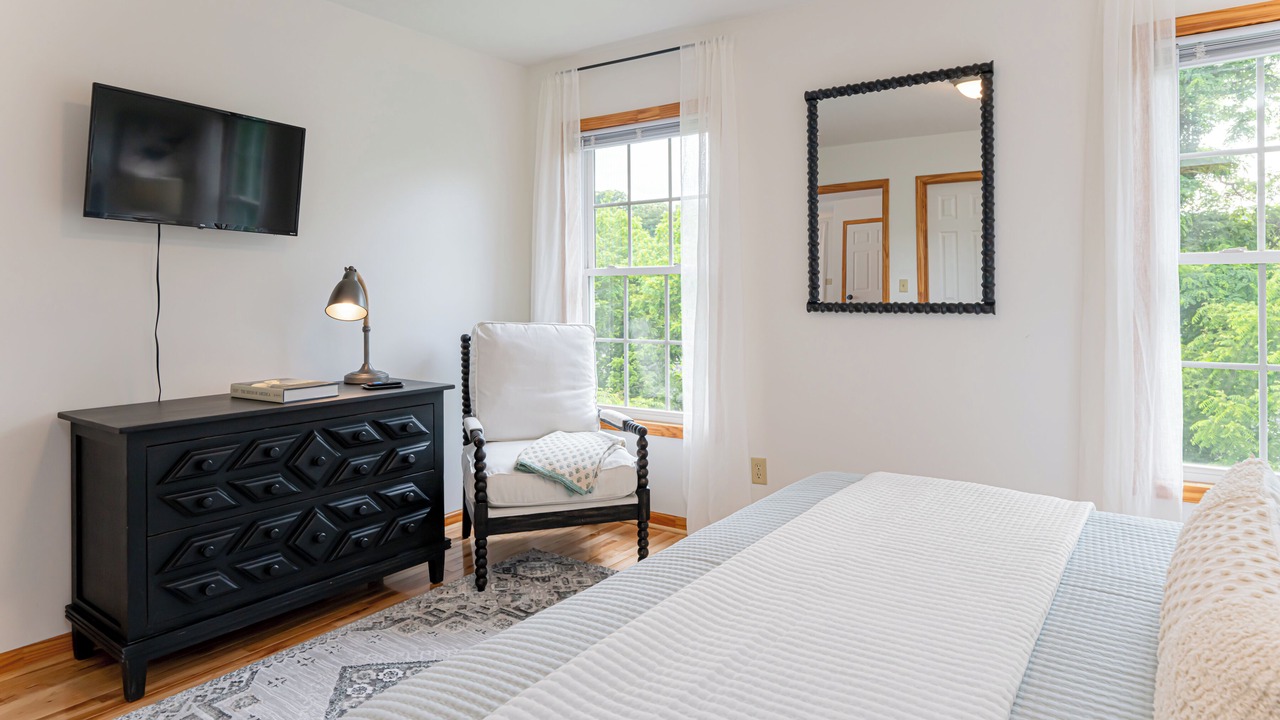 Photo of Bedroom in Woodfin