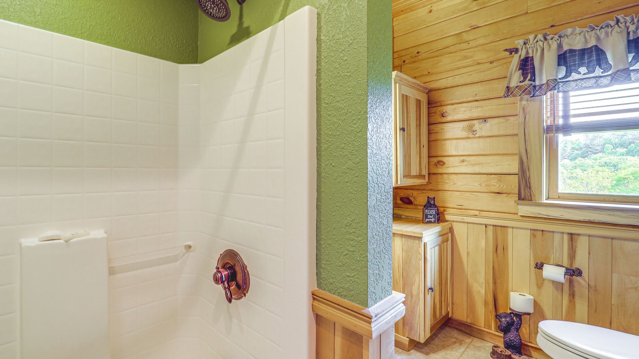 Photo of Bathroom in Newland