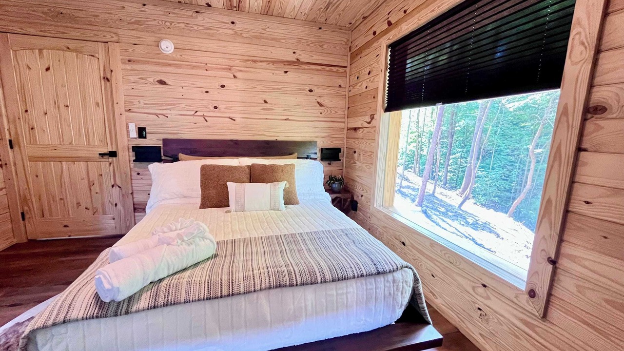 Photo of Bedroom in Rogers