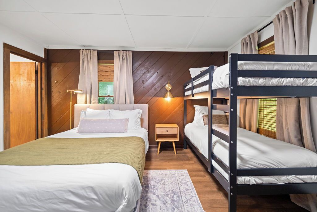 Photo of Bedroom in Canvas