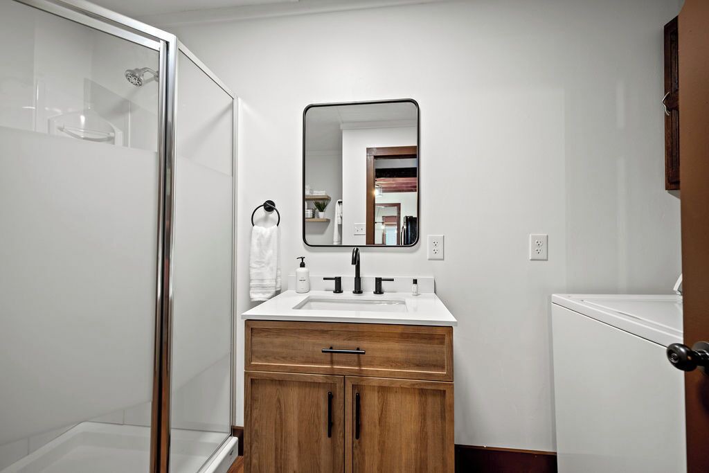 Photo of Bathroom in Canvas