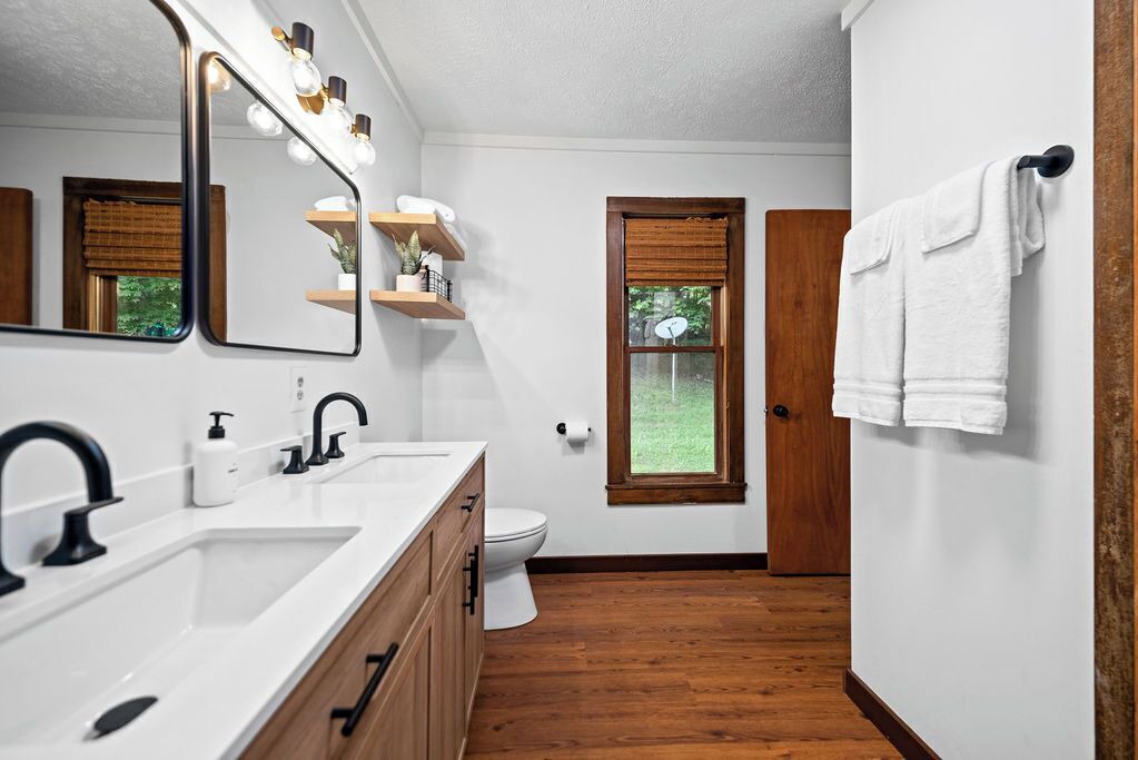 Photo of Bathroom in Canvas