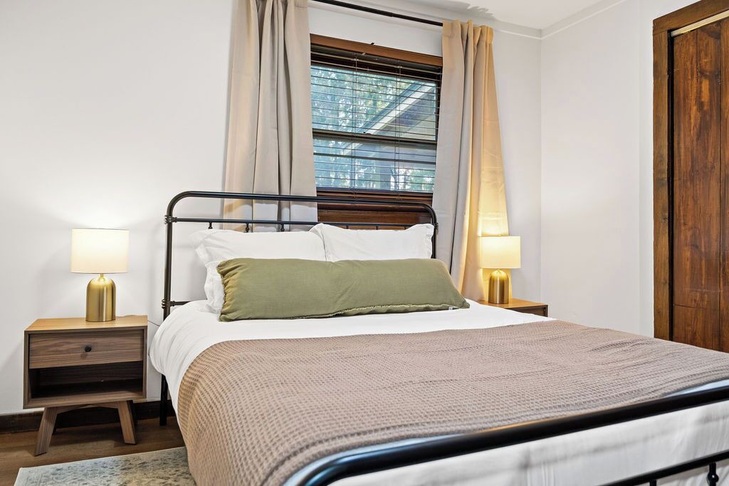 Photo of Bedroom in Canvas