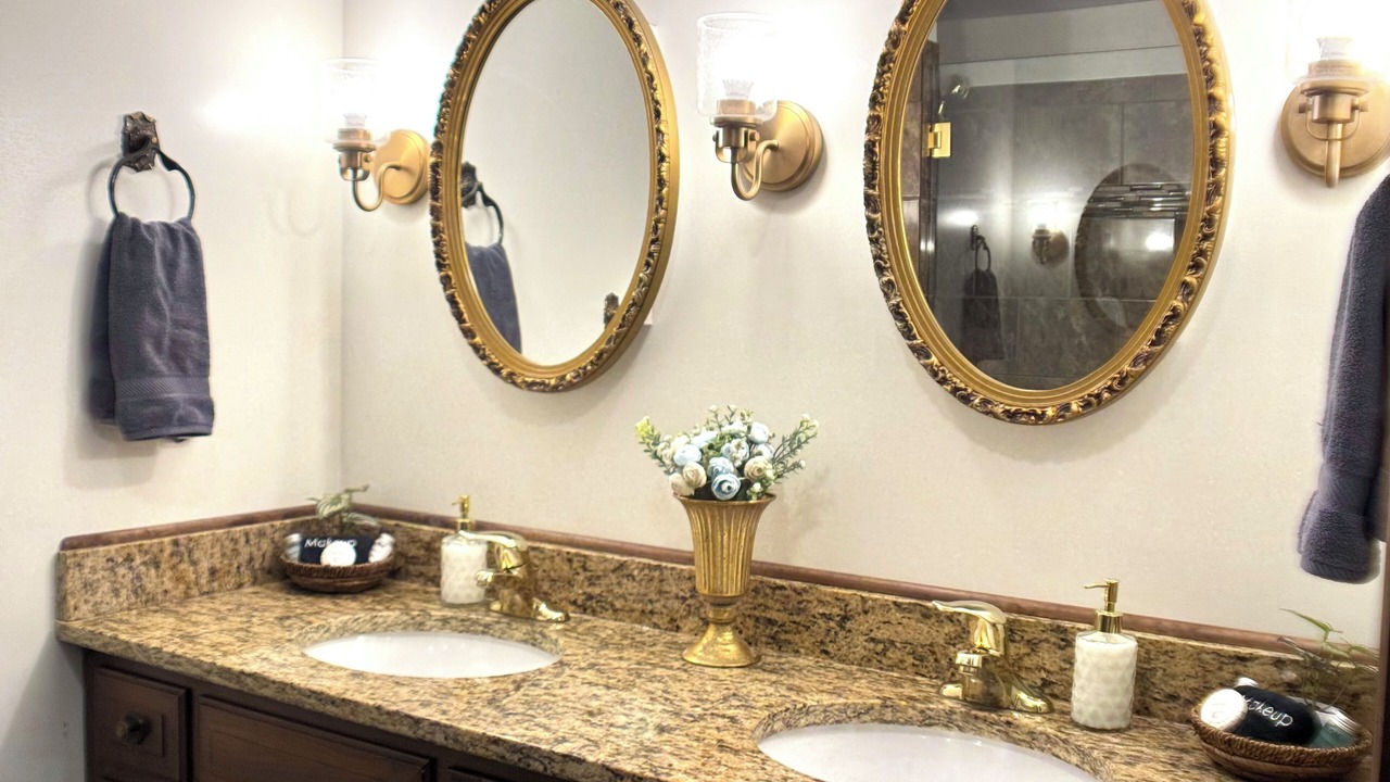 Photo of Bathroom in De Mossville