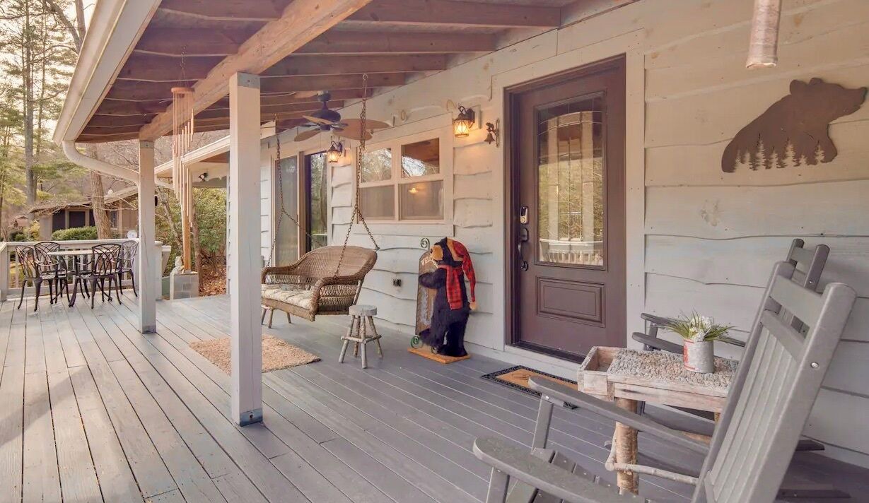 Photo of Patio Balcony in Lake Lure