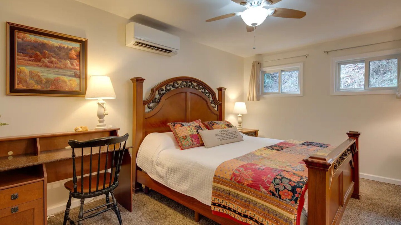 Photo of Bedroom in Lake Lure