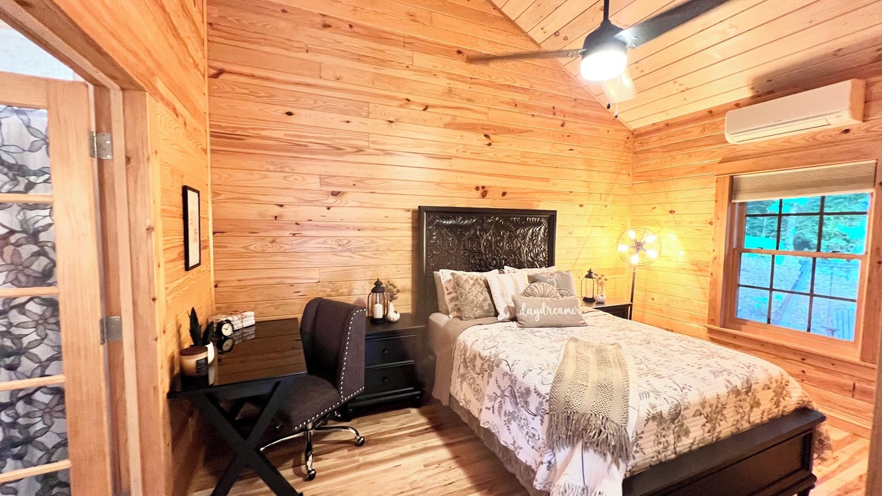 Photo of Bedroom in West Jefferson