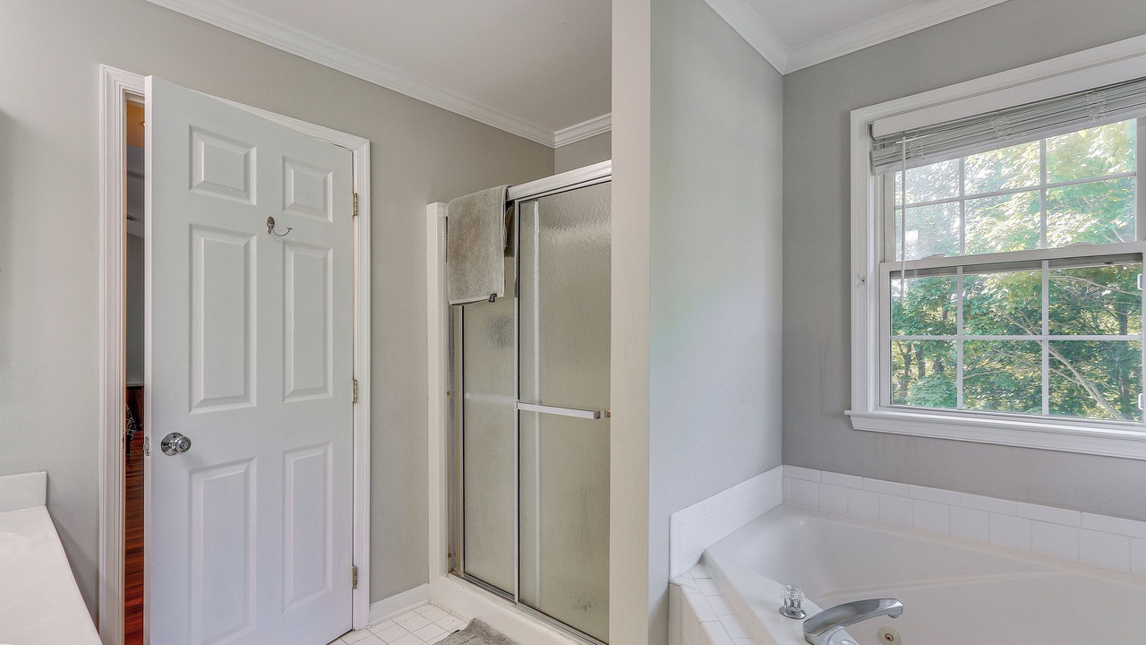 Photo of Bathroom in Point of Rocks