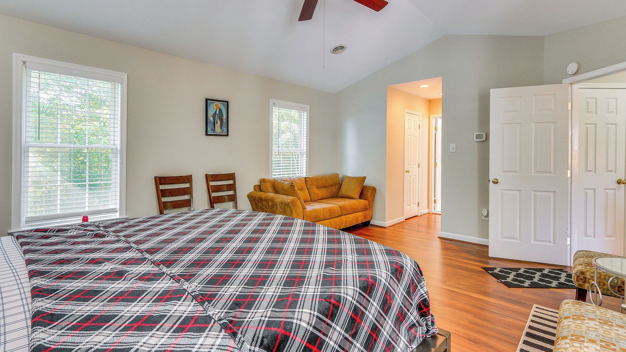 Photo of Bedroom in Point of Rocks