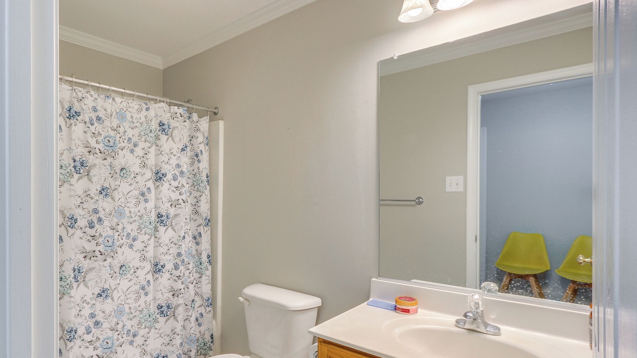 Photo of Bathroom in Point of Rocks