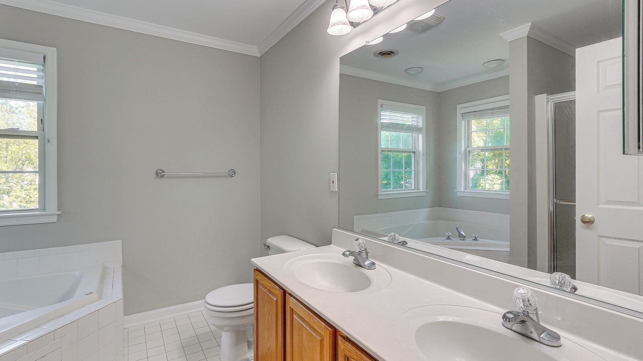Photo of Bathroom in Point of Rocks