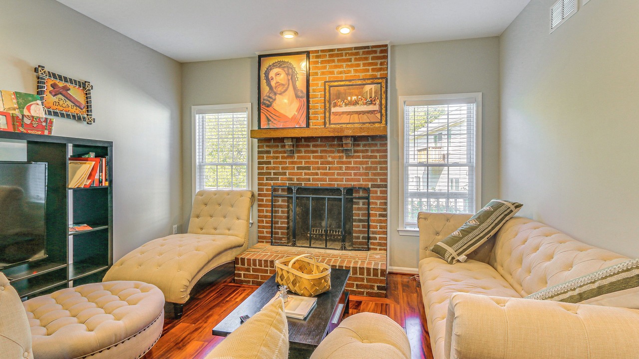 Photo of Livingroom in Point of Rocks