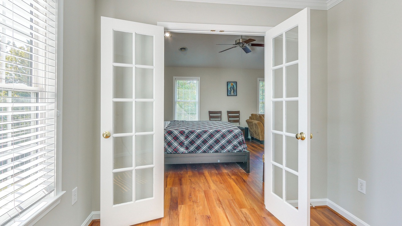 Photo of Bedroom in Point of Rocks