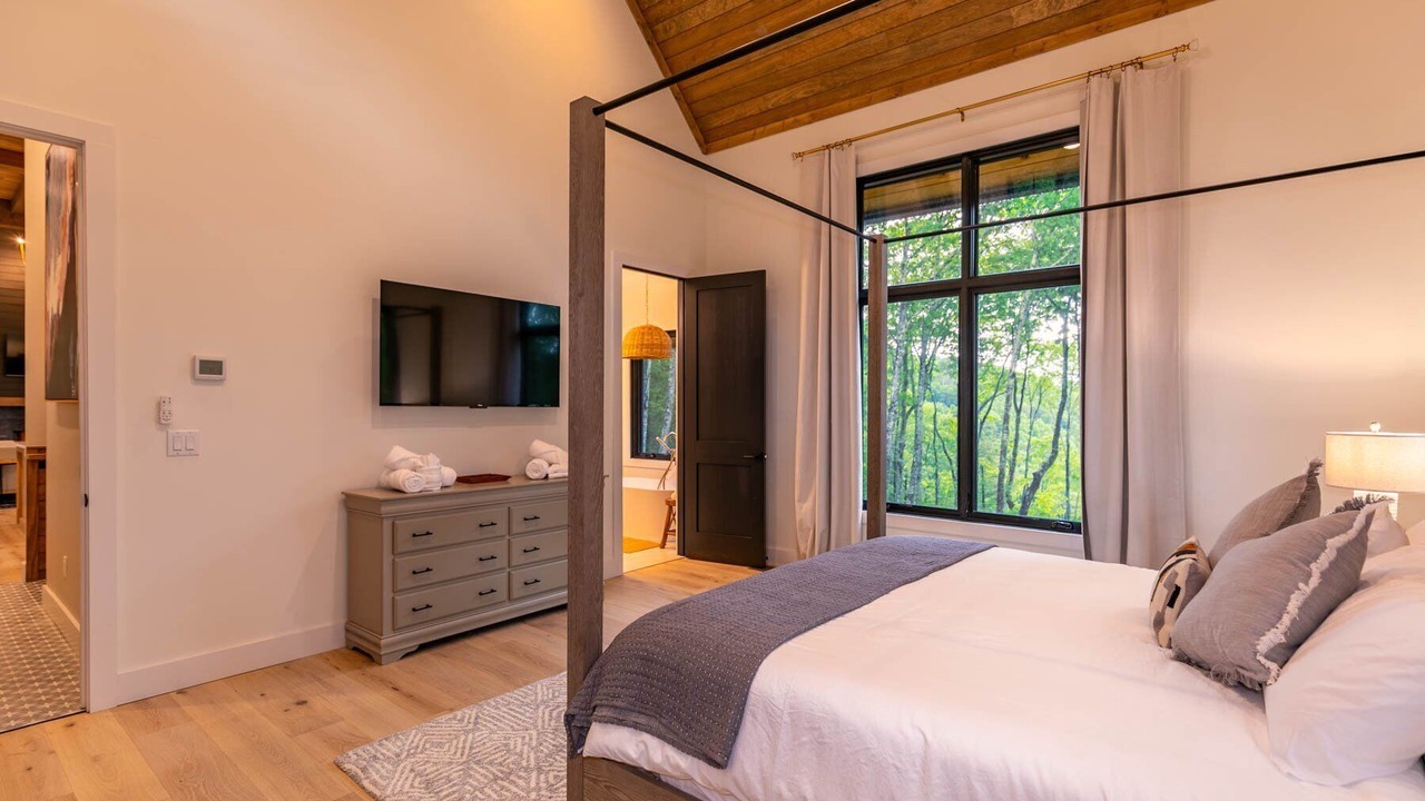 Photo of Bedroom in Elk Park