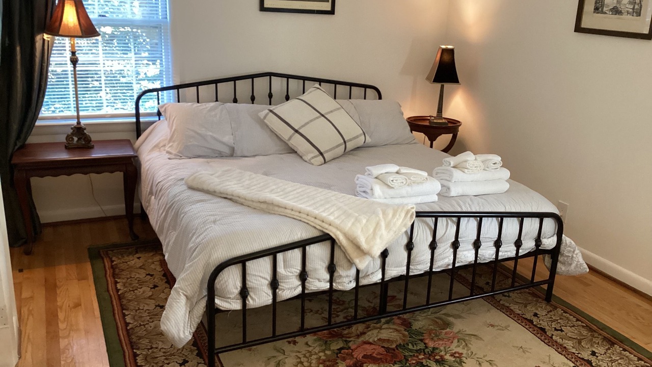 Photo of Bedroom in Hendersonville