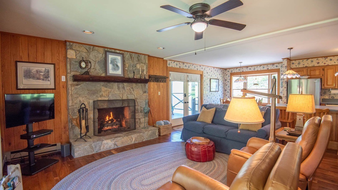 Photo of Livingroom in West Jefferson