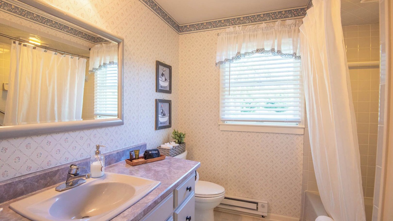 Photo of Bathroom in West Jefferson