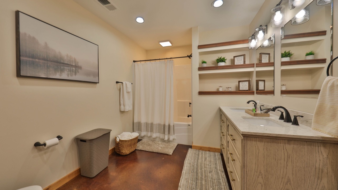 Photo of Bathroom in Plummers Landing