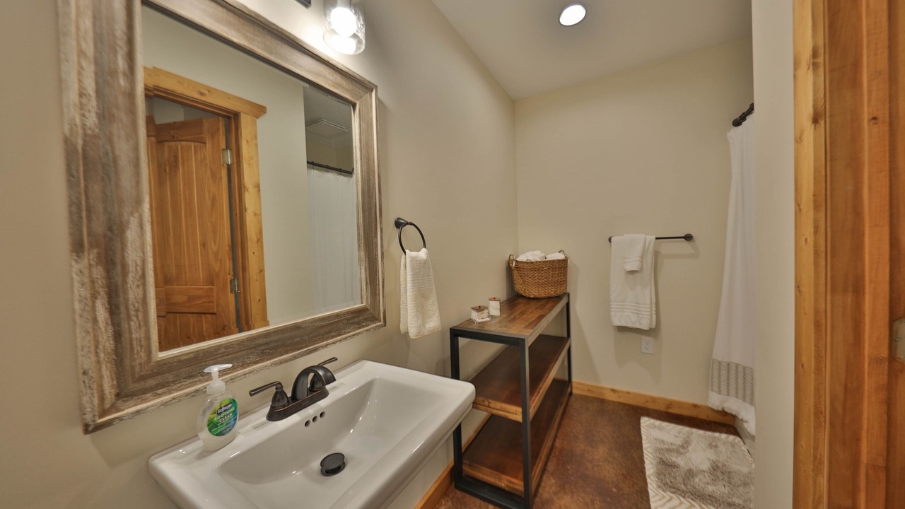 Photo of Bathroom in Plummers Landing