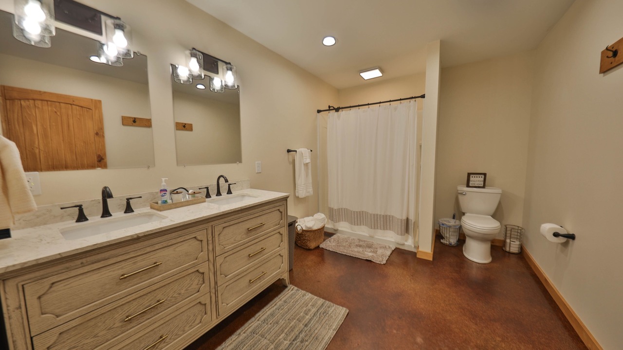 Photo of Bathroom in Plummers Landing