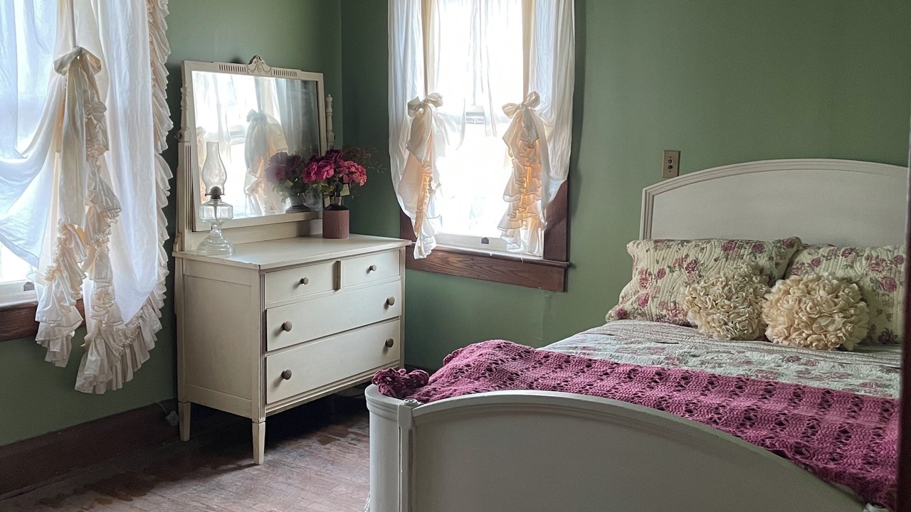 Photo of Bedroom in Mannington