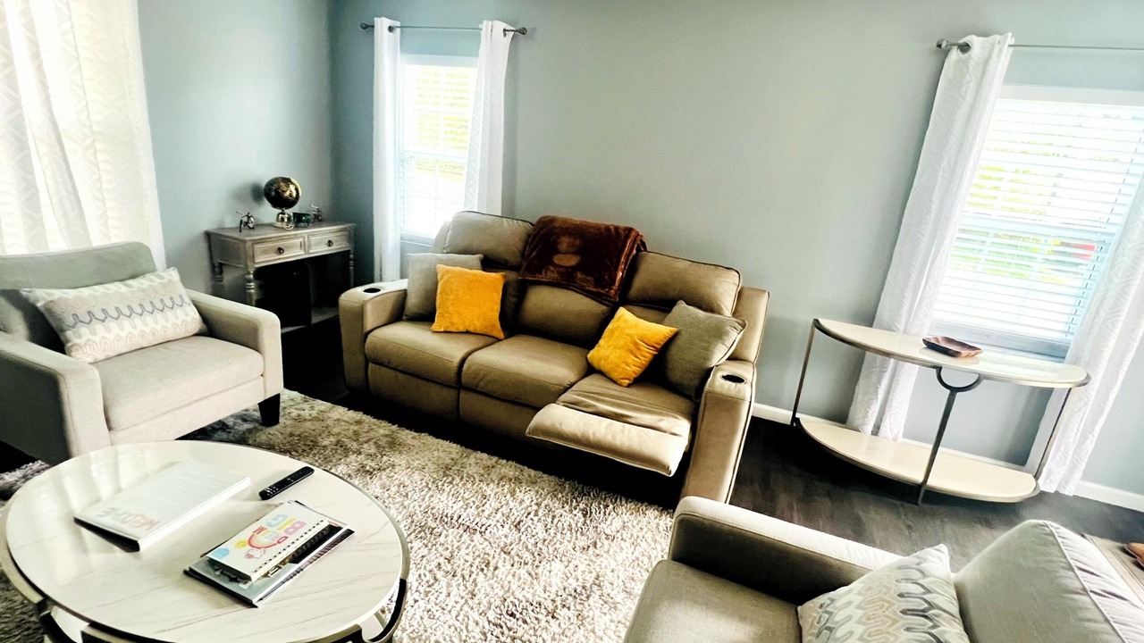 Photo of Livingroom in Lenoir