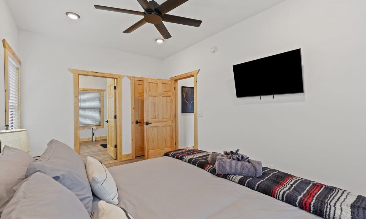 Photo of Bedroom in Rogers